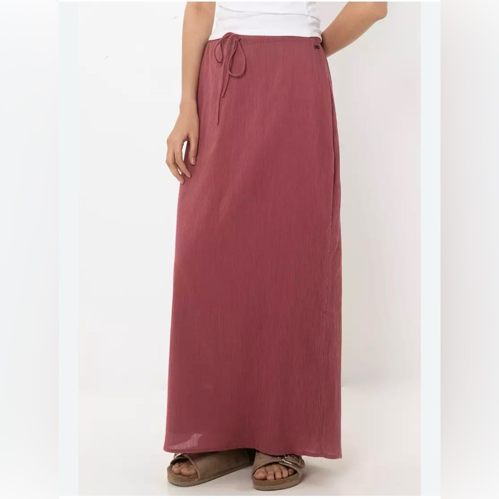 Elegant Women's Skirt in Rust